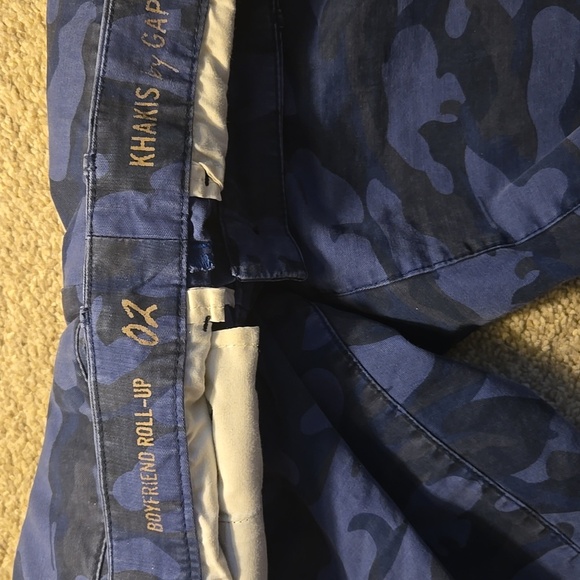GAP Blue Cargo Shorts with Camouflage Design - Picture 3 of 3